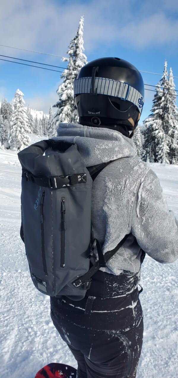 Wanderer 13-liter Dry Hydration Pack - Image 11